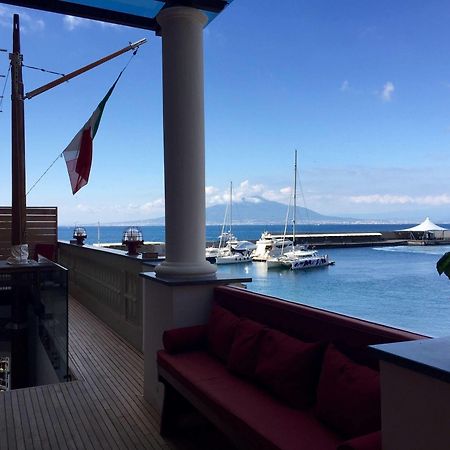 Yacht Club Capo Cervo Suites B&B Sorrento Exterior foto